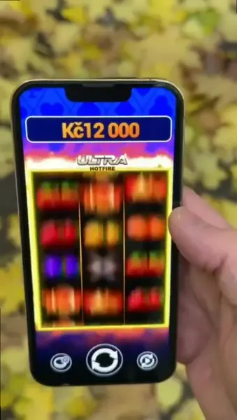 Кадр рекламы Super Pink J0ker
