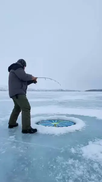 Кадр рекламы Ice Fishing 2026