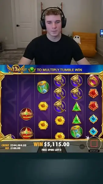 Кадр рекламы Playslots