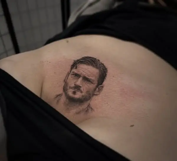 Кадр рекламы Bobby French