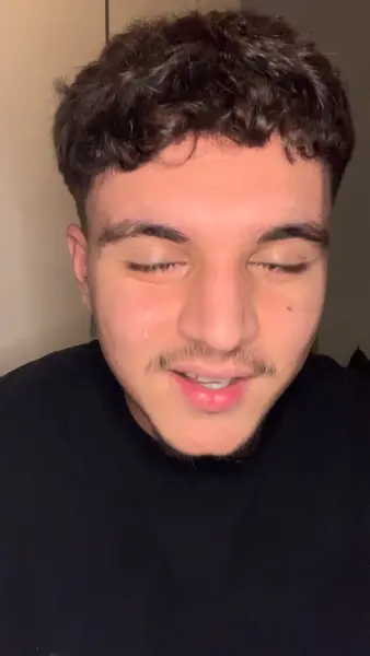 Кадр рекламы Sthandwa saamiieeyy