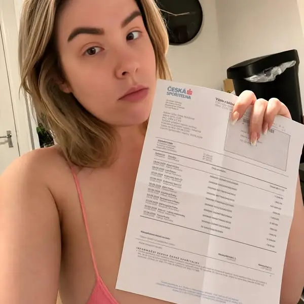 Кадр рекламы Irena Holubová