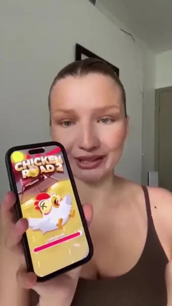 Кадр рекламы Film critic
