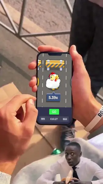 Кадр рекламы Chicken Road X100