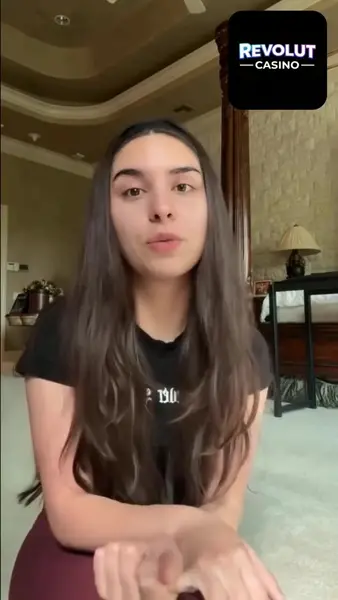 Кадр рекламы Sylvie North