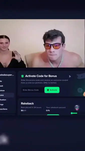 Кадр рекламы Slotics