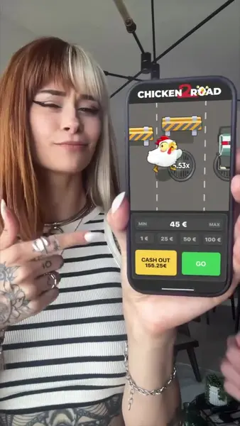 Кадр рекламы Lucky Chicken