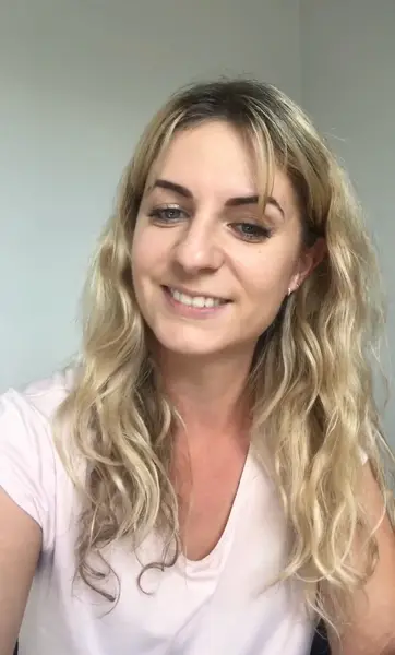 Кадр рекламы Ellie Novak