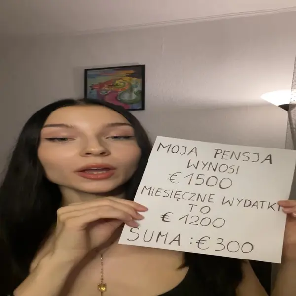 Кадр рекламы Chicka Earn