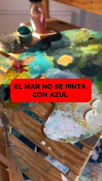 Кадр рекламы Academia de Artes y Emprendimiento