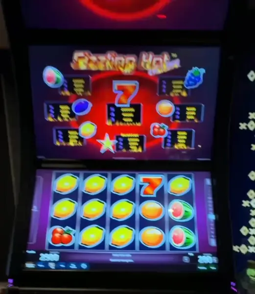 Кадр рекламы Top Slots