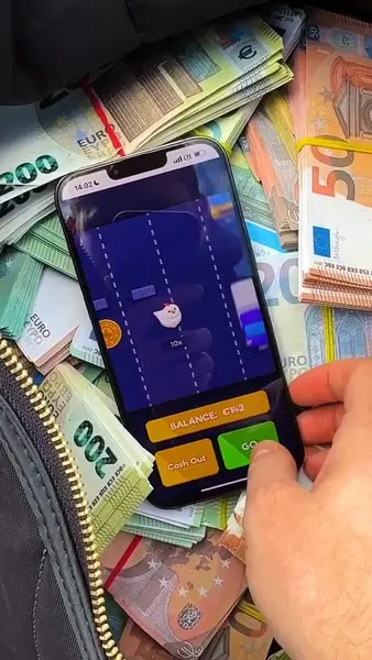Кадр рекламы Online Games