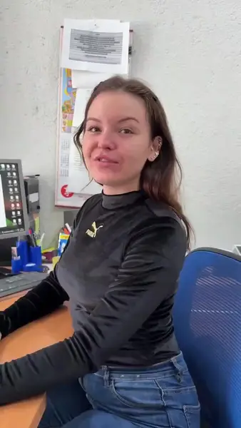 Кадр рекламы 𝗗𝗮𝗶𝗹𝘆 𝗙𝘂𝗻 𝗛𝘂𝗯