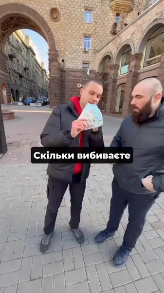 Кадр рекламы Lucky Space