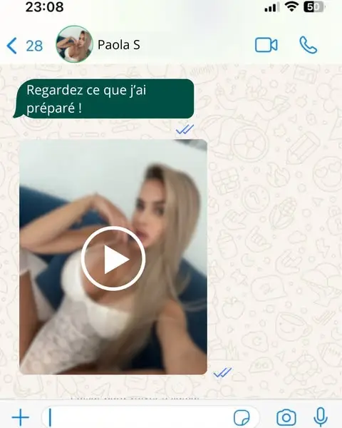 Кадр рекламы Jolie Brad
