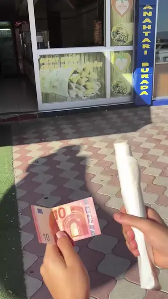 Кадр рекламы Từ Nhã