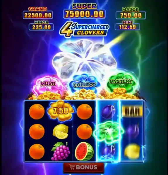 Кадр рекламы Casino Online