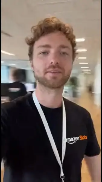Кадр рекламы Amazon Win