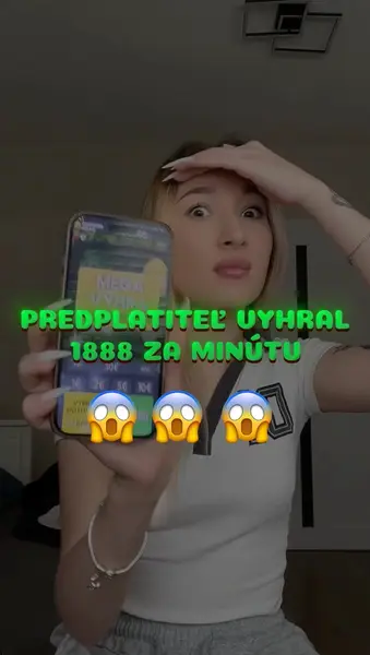 Кадр рекламы Chicken vs Zombies