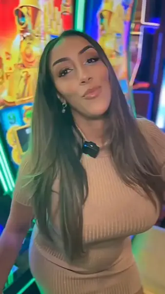 Кадр рекламы Play Online