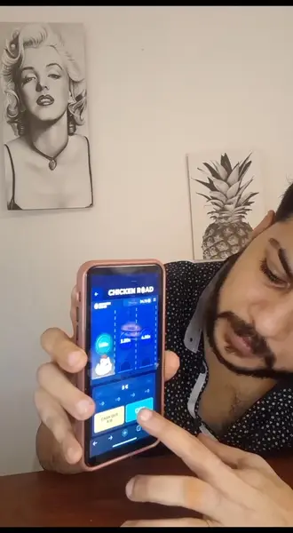 Кадр рекламы Lucky Moment