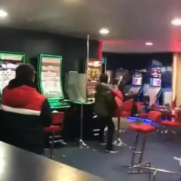 Кадр рекламы Glücksmoment De