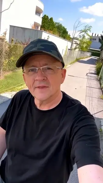 Кадр рекламы Gabe Berry Andy Dean