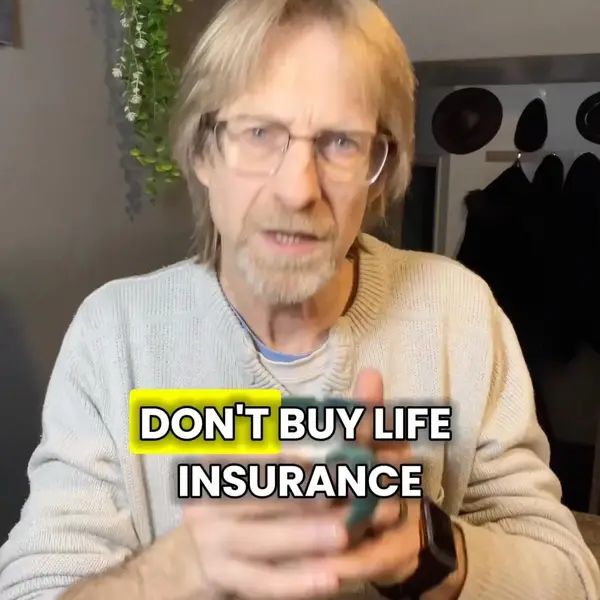 Кадр рекламы BestCompare Insurance