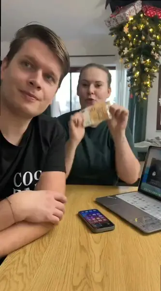 Кадр рекламы Chicken Darts