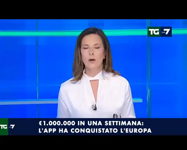 Кадр рекламы Simone Alyssa Allen