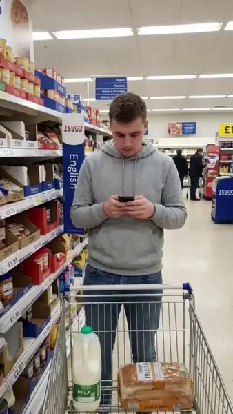 Кадр рекламы Tesco Slots