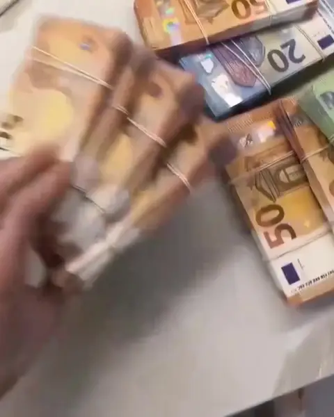 Кадр рекламы Snoop's Special Delivery