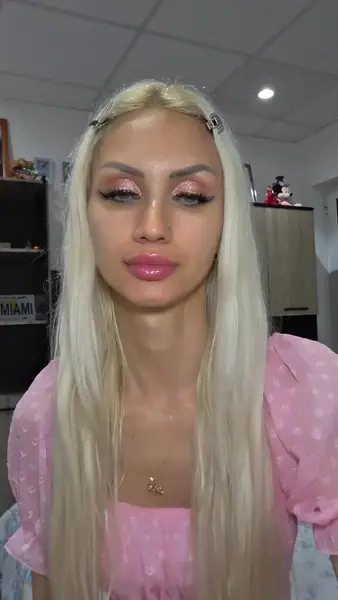 Кадр рекламы Elisa Romano