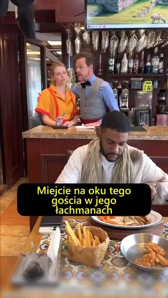 Кадр рекламы Carrie Paul