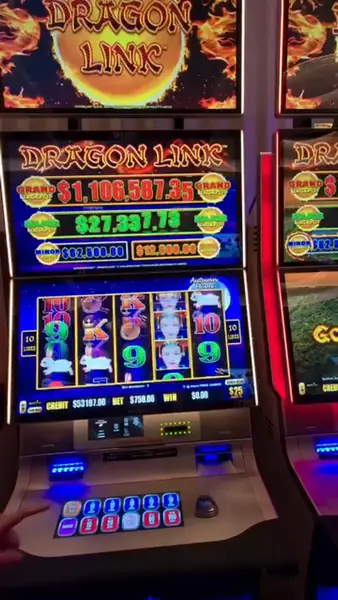 Кадр рекламы Dragon Link Casino