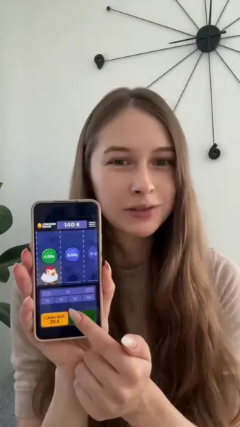 Кадр рекламы Cù Nhiên