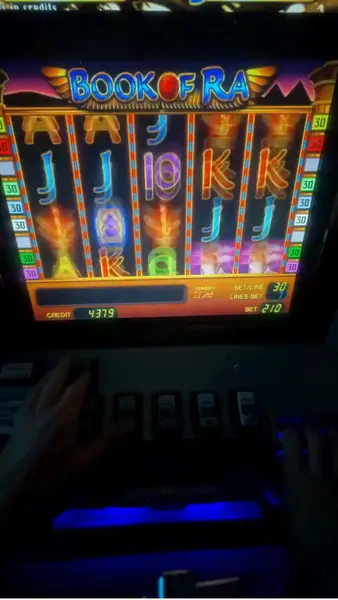 Кадр рекламы Online Games