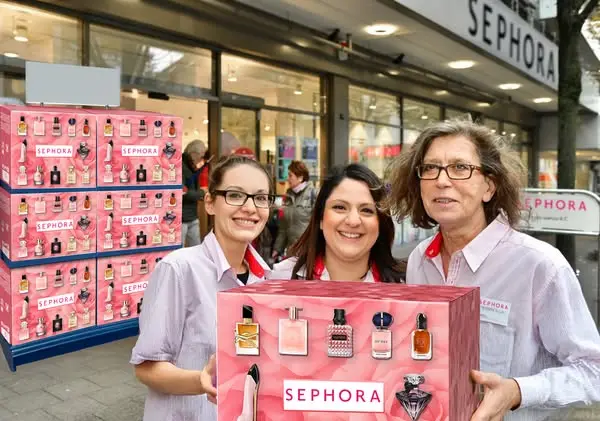 Кадр рекламы Mini-parfum