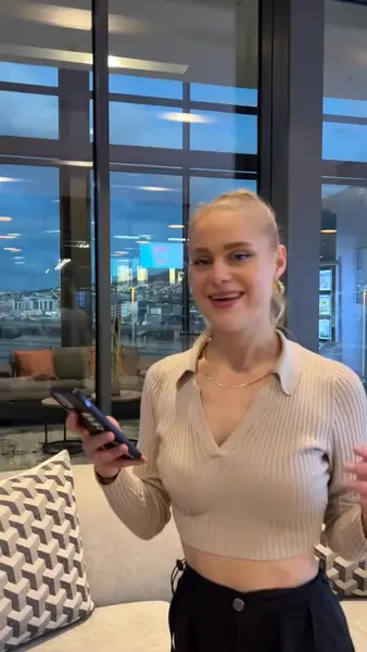 Кадр рекламы København Online