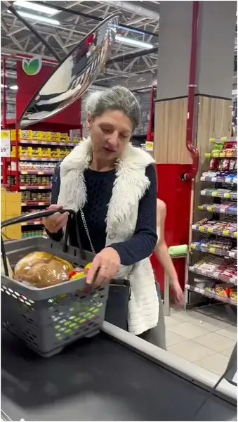 Кадр рекламы Revo Online