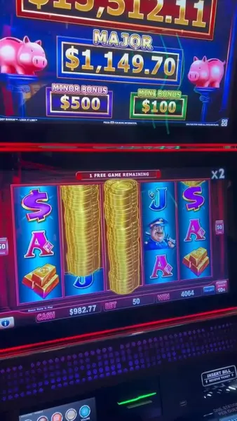 Кадр рекламы Piggy Bankin Casino
