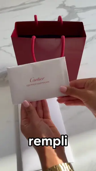 Кадр рекламы Exclusive Discount Club