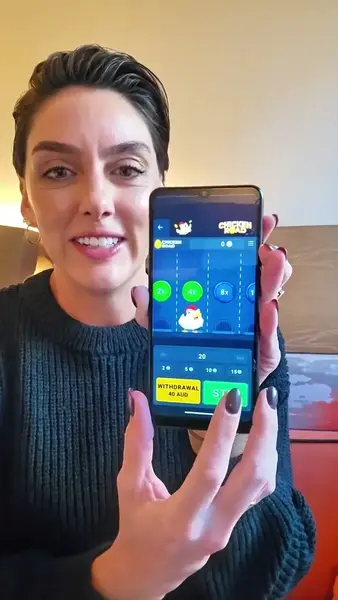 Кадр рекламы Caitlyn Lee Santacecilia