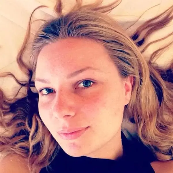 Кадр рекламы Amelia Brown