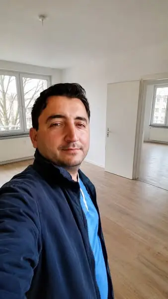 Кадр рекламы Victor Santos