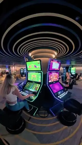 Кадр рекламы Fortune Hub
