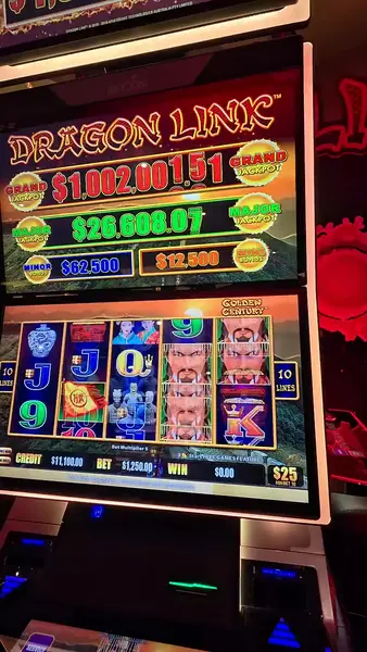 Кадр рекламы Jackpot Crown
