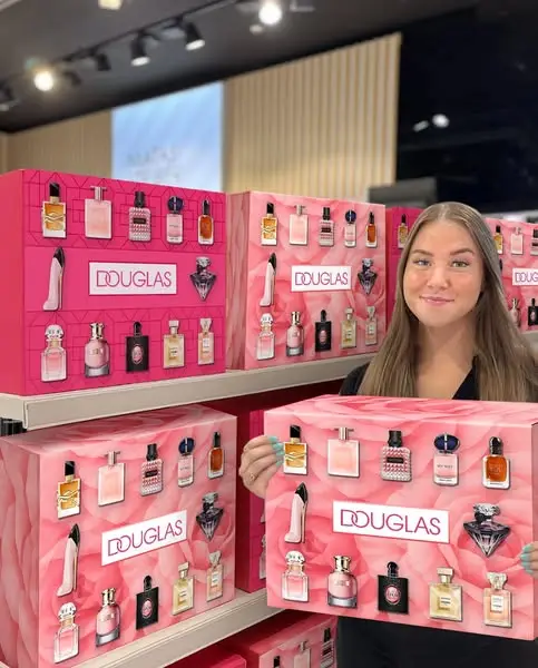 Кадр рекламы Glamour Deals