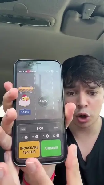 Кадр рекламы Chicken Road