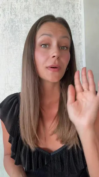 Кадр рекламы Amelia Dimoldenberg